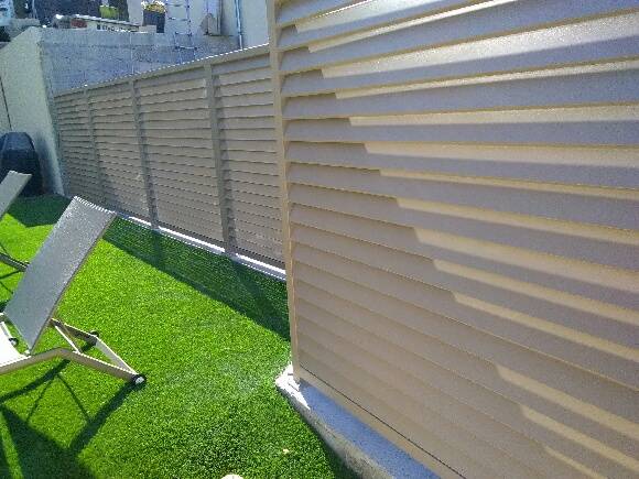 Cloison métallique sur mesure pour délimiter un terrain et assurer son intimité à Nice