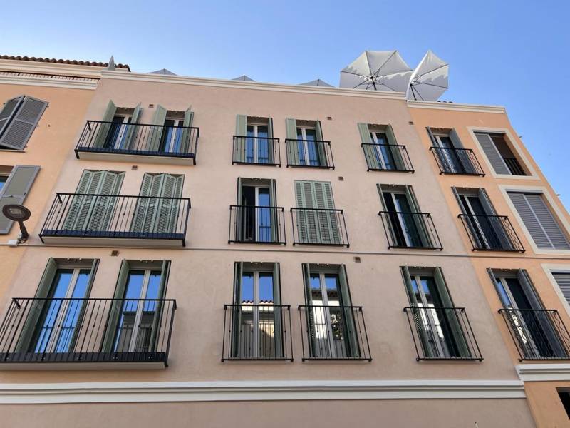 Garde-corps pour balcons en acier laqué à Antibes dans les Alpes Maritimes