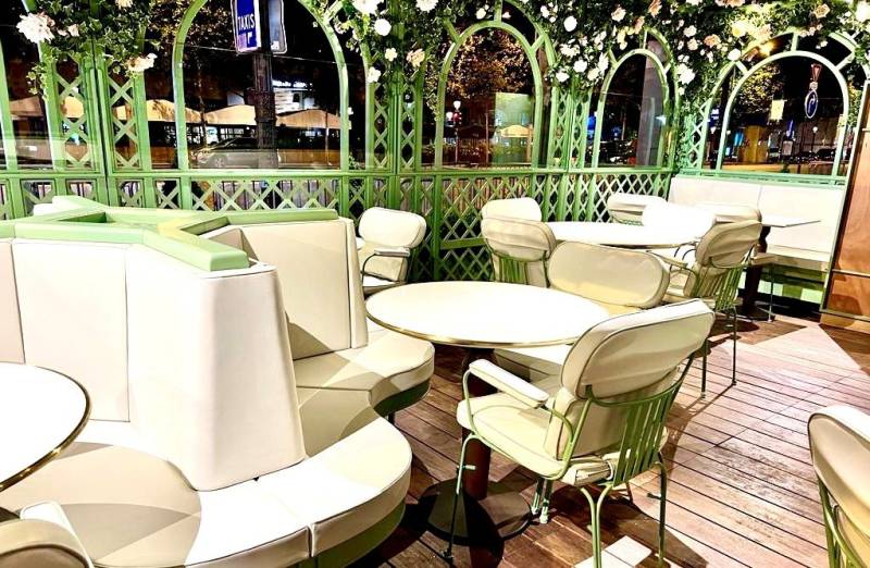 Structure acier terrasse restaurant à Paris