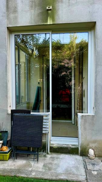 Fenêtres en aluminium pour fermer une terrasse à Nice dans les Alpes Maritimes